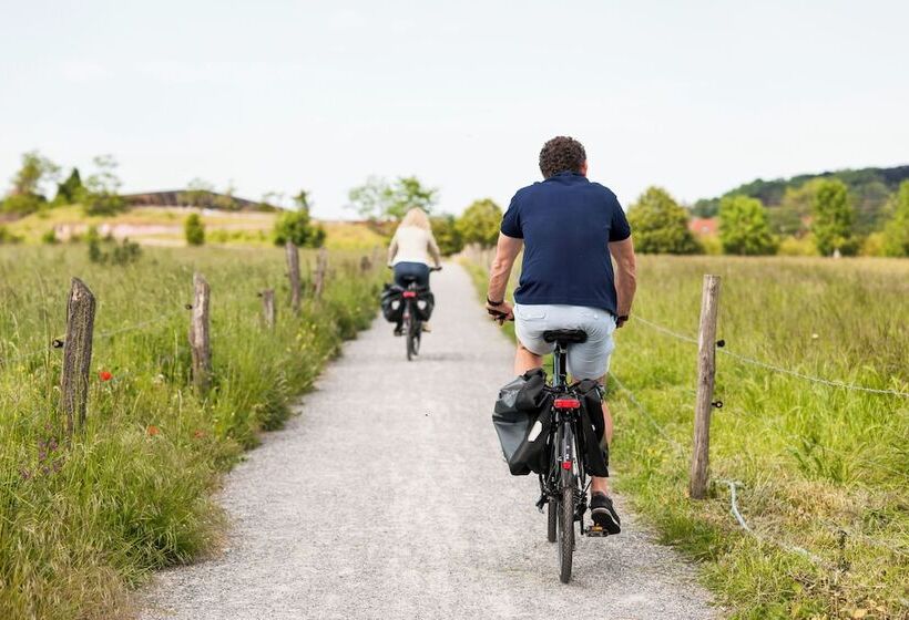 ホテル Martin S Louvainlaneuve