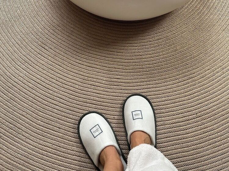 ホテル Martin S Louvainlaneuve