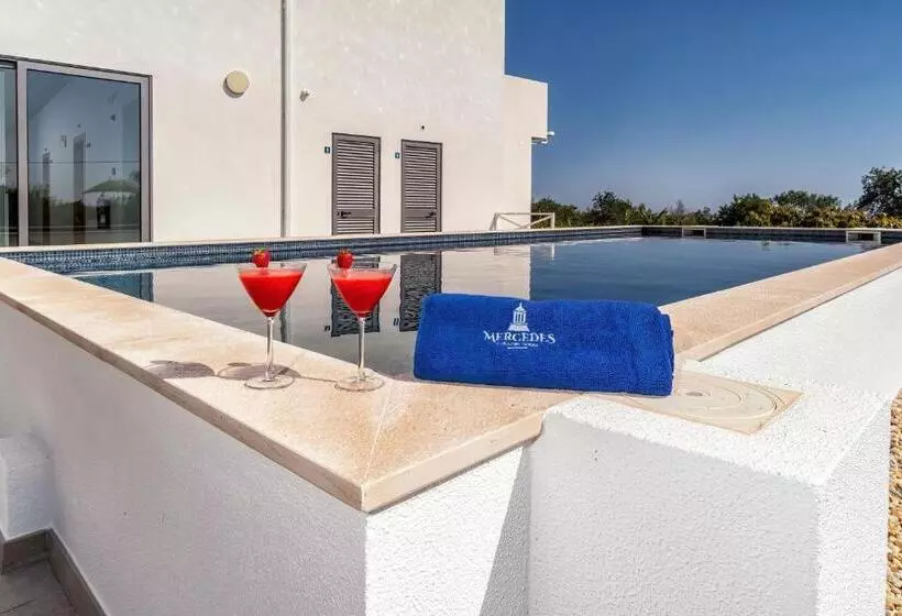 هتل Mercedes Country House