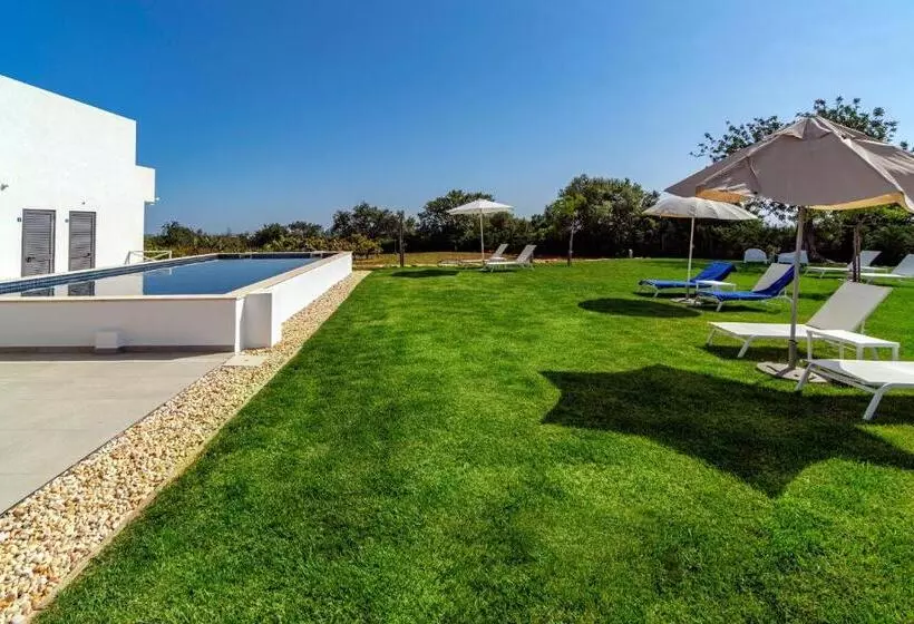 هتل Mercedes Country House