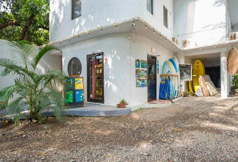 Отель Selina Santa Teresa South