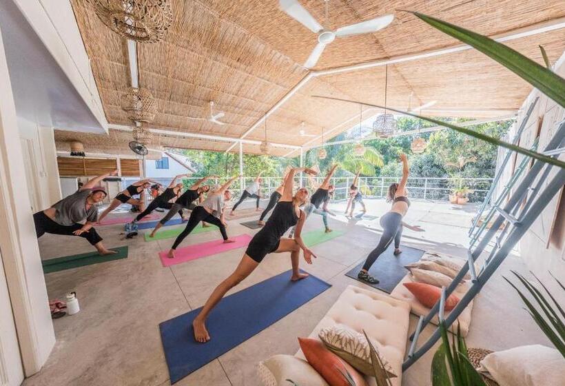 Отель Selina Santa Teresa South