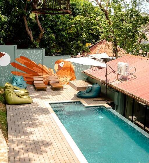 Отель Selina Santa Teresa South