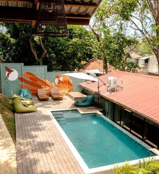 Отель Selina Santa Teresa South