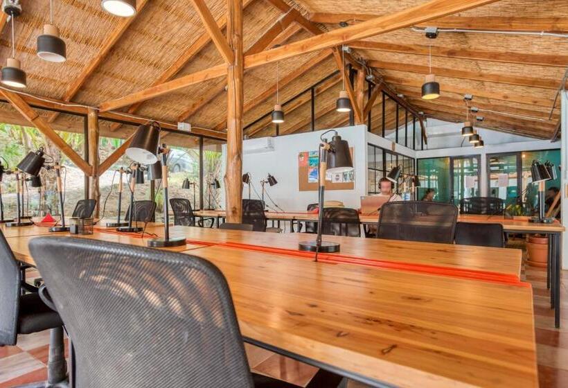 Отель Selina Santa Teresa South