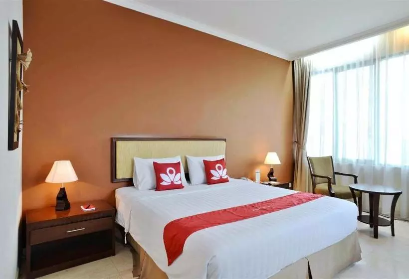 ホテル Zen Rooms Near Grand Indonesia Mall