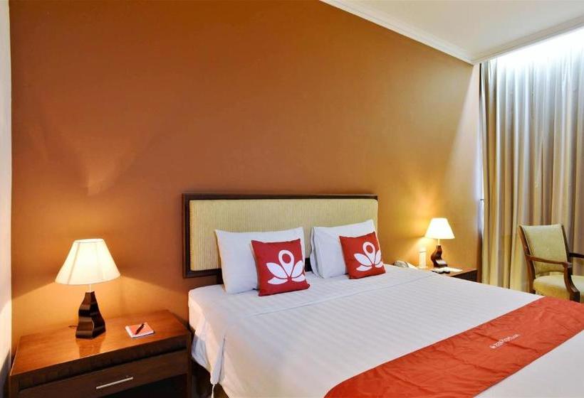 Отель Zen Rooms Near Grand Indonesia Mall