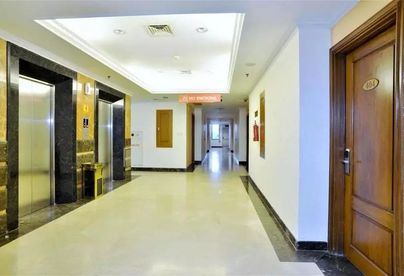 ホテル Zen Rooms Near Grand Indonesia Mall
