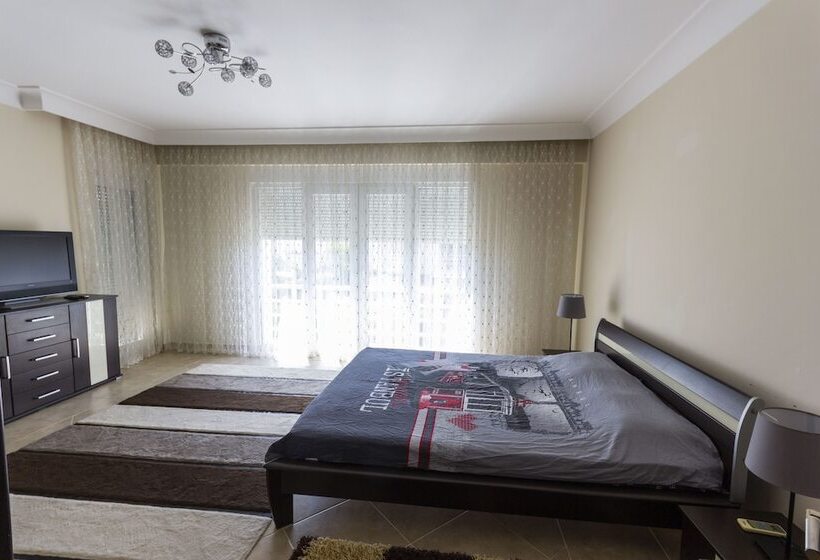 Paradise Town Villa Royal