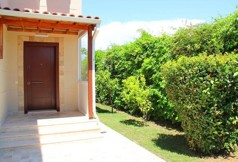 Paradise Town Villa Royal