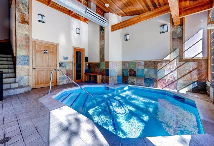 Two Bedroom 304 At Trails End