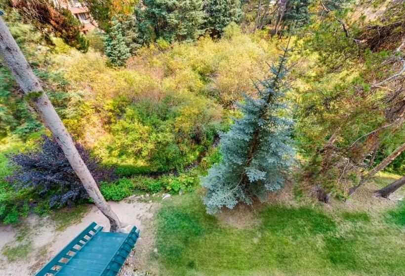 Two Bedroom 304 At Trails End