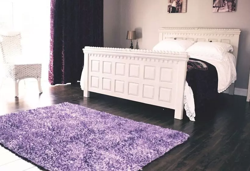 Aamiaismajoitus (B&B) Beaufort House Accomodation