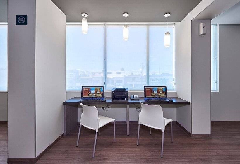 Отель City Express Junior By Marriott Ciudad De México Sullivan