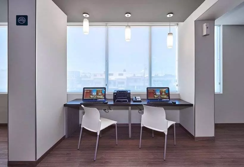 Hotelli City Express Junior By Marriott Ciudad De México Sullivan