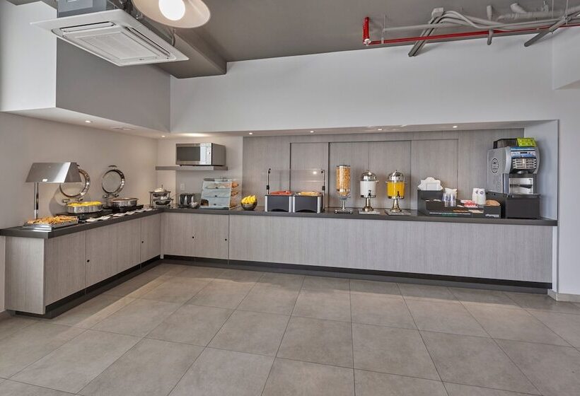 Отель City Express Junior By Marriott Ciudad De México Sullivan