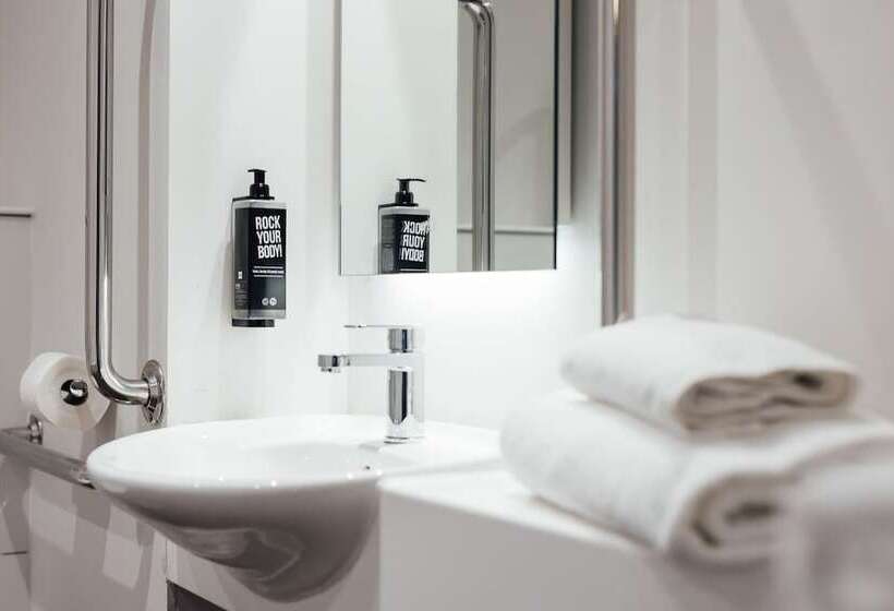 Отель Ibis Coleraine Riverside