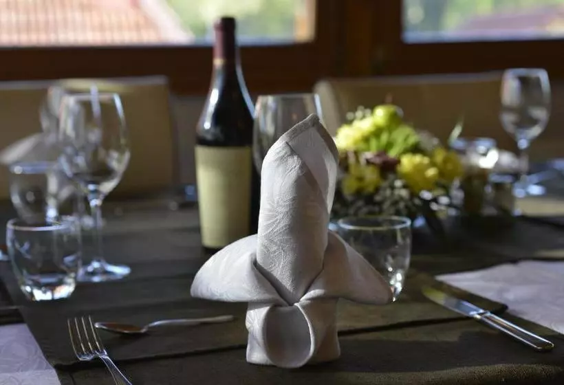 ホテル Hôtel Restaurant Le Sire De Joux