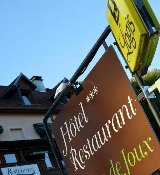 ホテル Hôtel Restaurant Le Sire De Joux