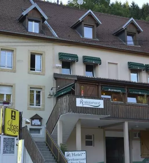 ホテル Hôtel Restaurant Le Sire De Joux