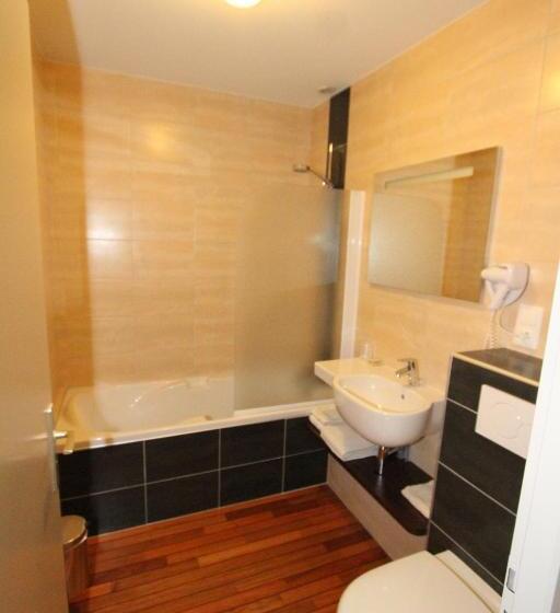 酒店 Hôtel Restaurant Le Sire De Joux