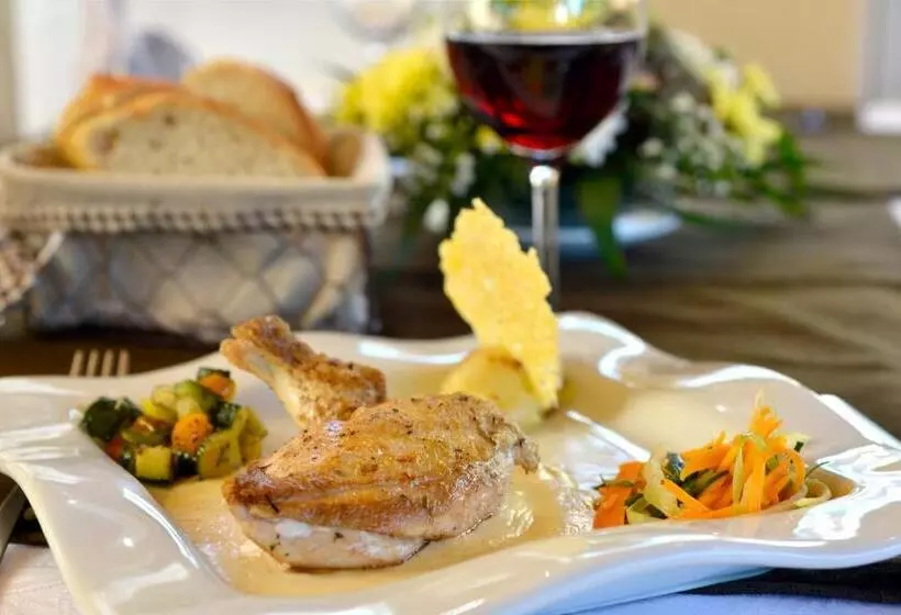 ホテル Hôtel Restaurant Le Sire De Joux