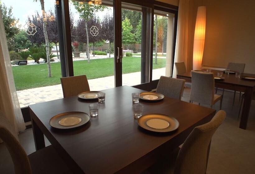 هتل Les Clarisses Boutique