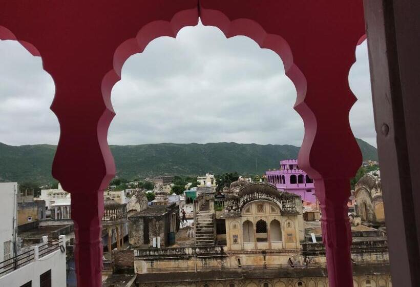 Hotel Paramount Palace