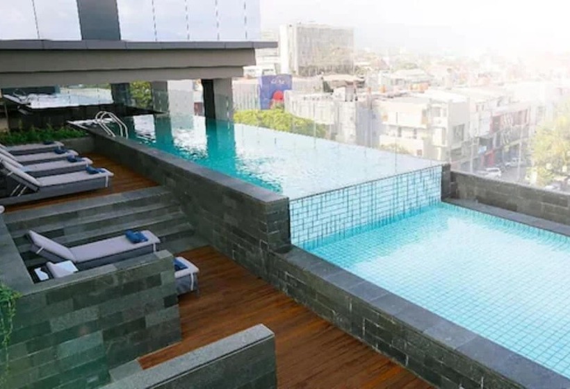 Yello Hotel Paskal Bandung