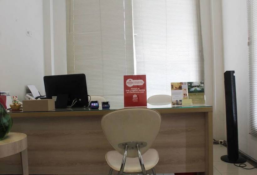 فندق Zen Rooms Kuningan Anggrek