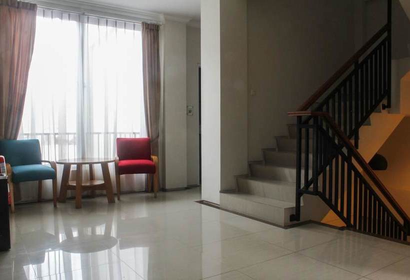 בית מלון כפרי Zen Rooms Kuningan Anggrek