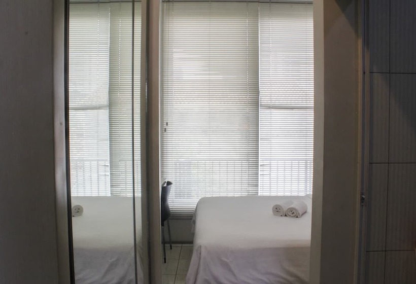 בית מלון כפרי Zen Rooms Kuningan Anggrek