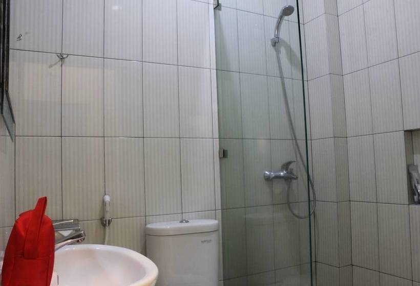 בית מלון כפרי Zen Rooms Kuningan Anggrek