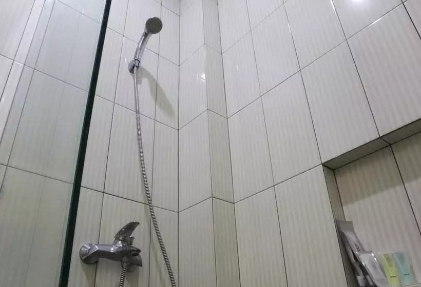 ホテル Zen Rooms Kuningan Anggrek