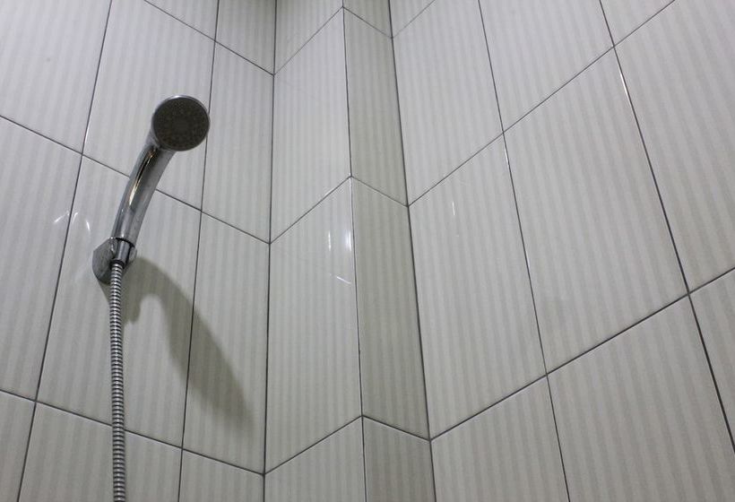 فندق Zen Rooms Kuningan Anggrek