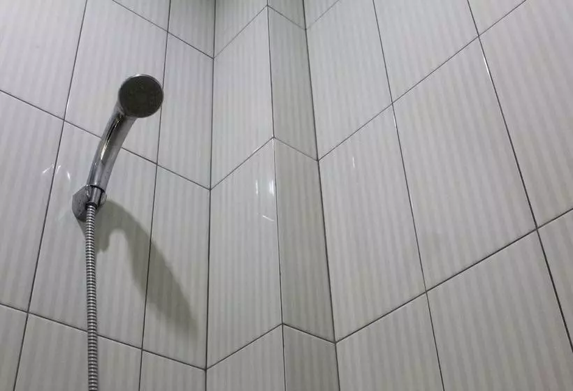 ホテル Zen Rooms Kuningan Anggrek