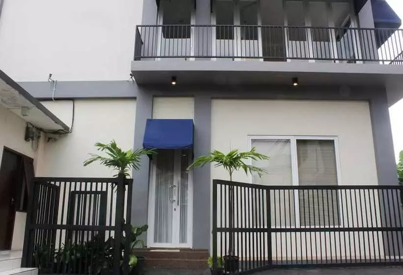 ホテル Zen Rooms Kuningan Anggrek