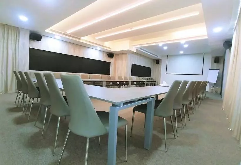 Maximus Hotel Byblos