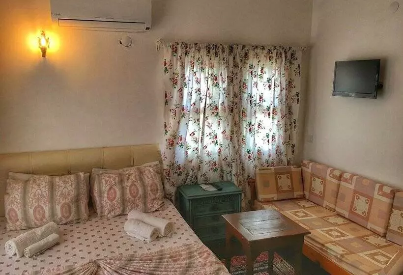 Parmis Boutique House