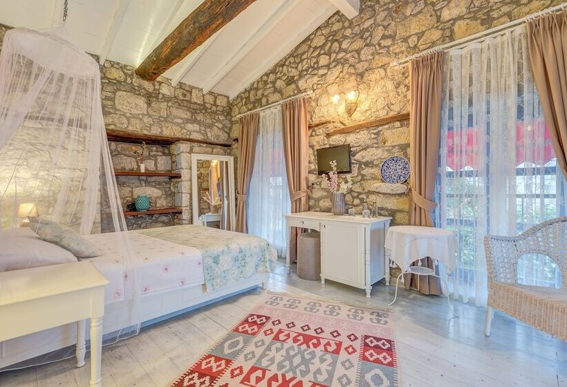 بنسيون Alacati Eski Ev