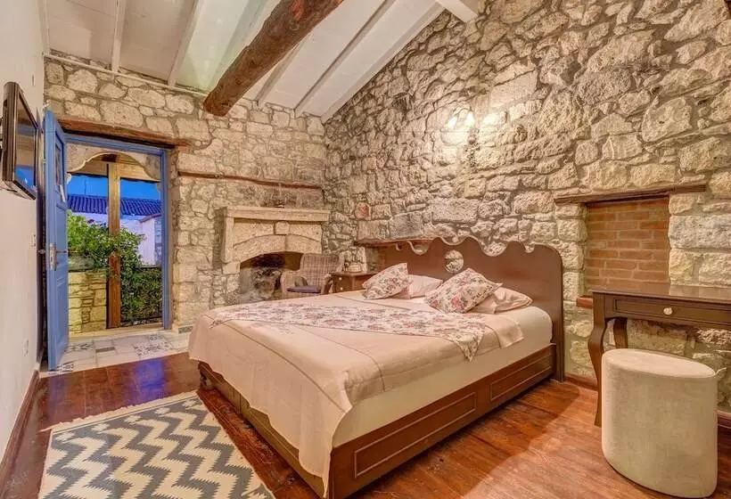 Majatalo Alacati Eski Ev