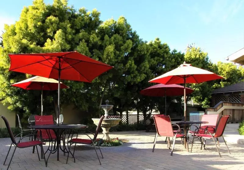 Retkeilymaja Monterey Peninsula Inn