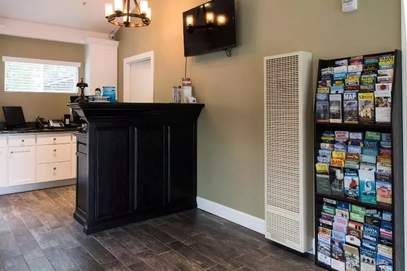 Retkeilymaja Monterey Peninsula Inn