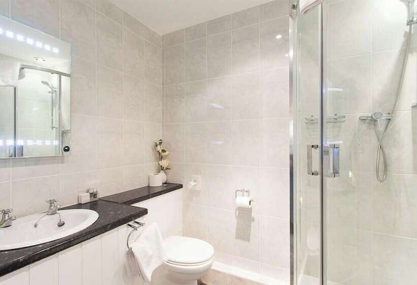 הוסטל The Walnut Tree Inn