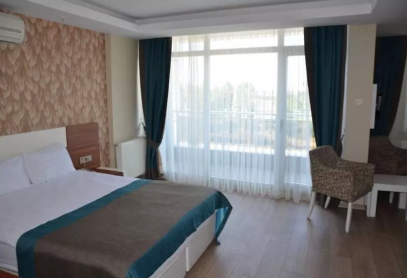 Grand Ahos Hotel & Spa