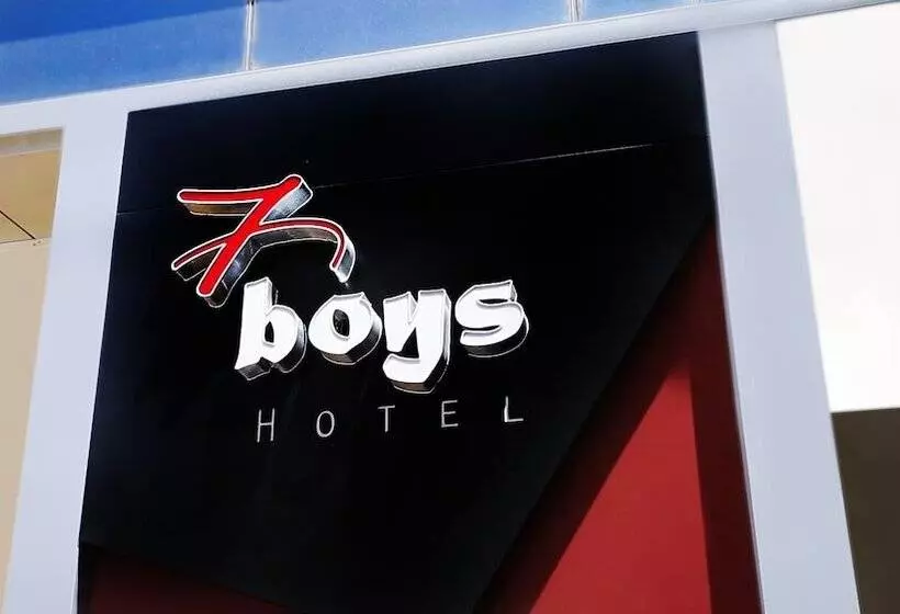 هتل 7boys