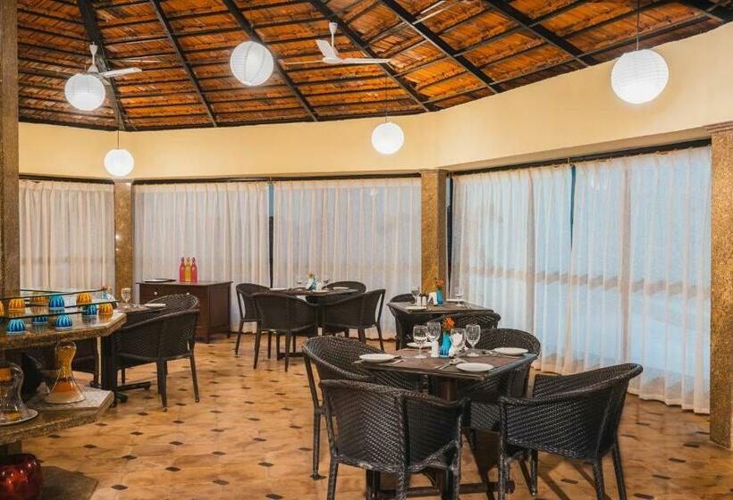 Отель Coconut Grove Beach Resort