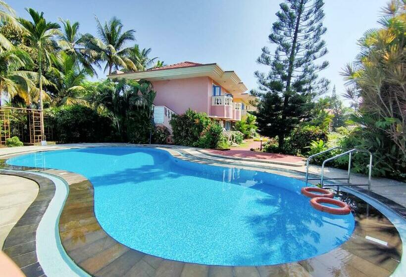 Отель Coconut Grove Beach Resort