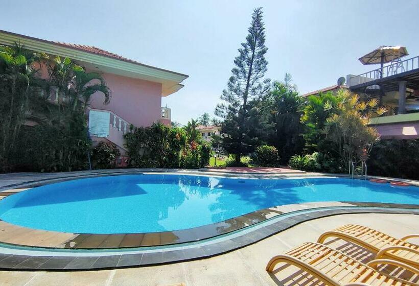 Отель Coconut Grove Beach Resort