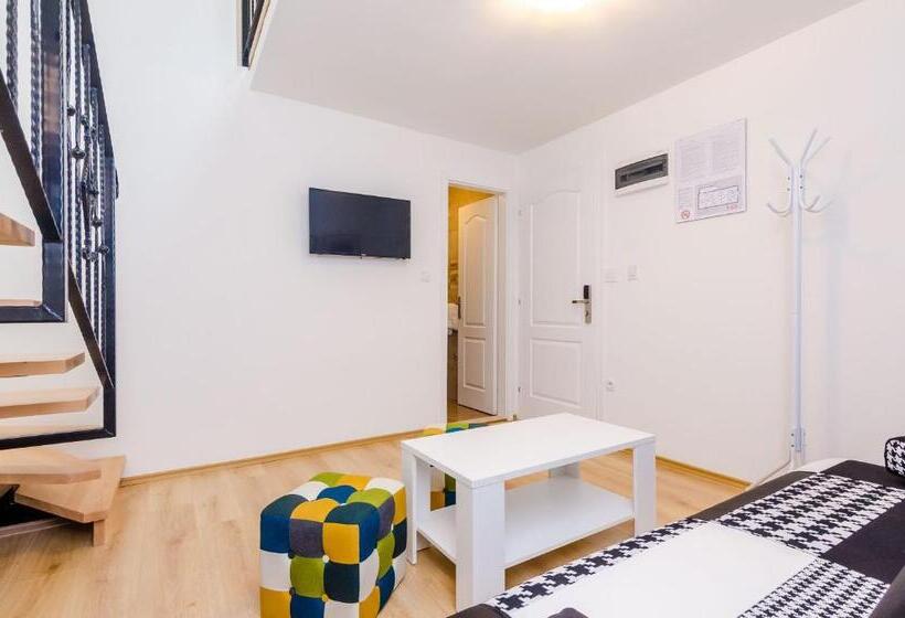 בית מלון כפרי Rooms Baza